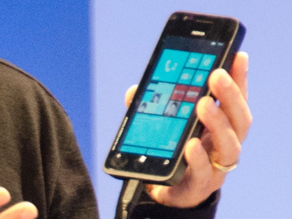 Прототип Nokia на Windows Phone 8 в подробностях