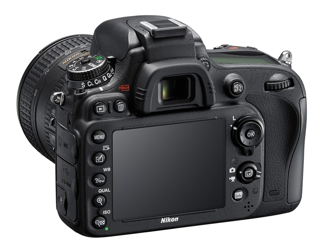 Камера Nikon D610
