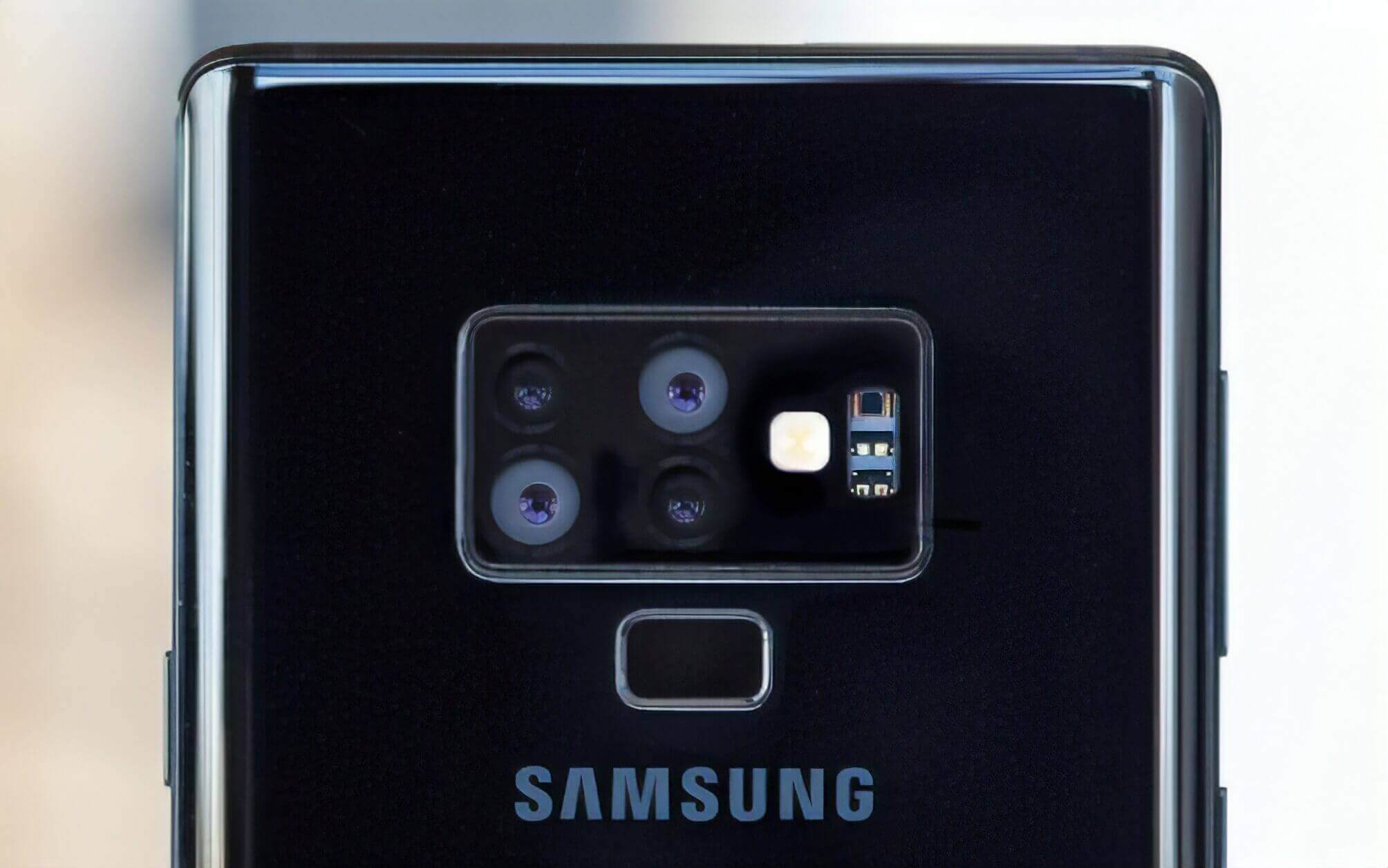 Samsung с 4 тыльными камерами
