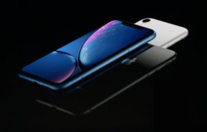 Apple представила iPhone Xr c одинарной камерой по цене от $749