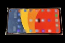 Смартфон Samsung Galaxy S10 появился на первом «живом» фото