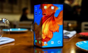Гибкий смартфон Huawei Mate X появится в продаже в июне по цене €2299