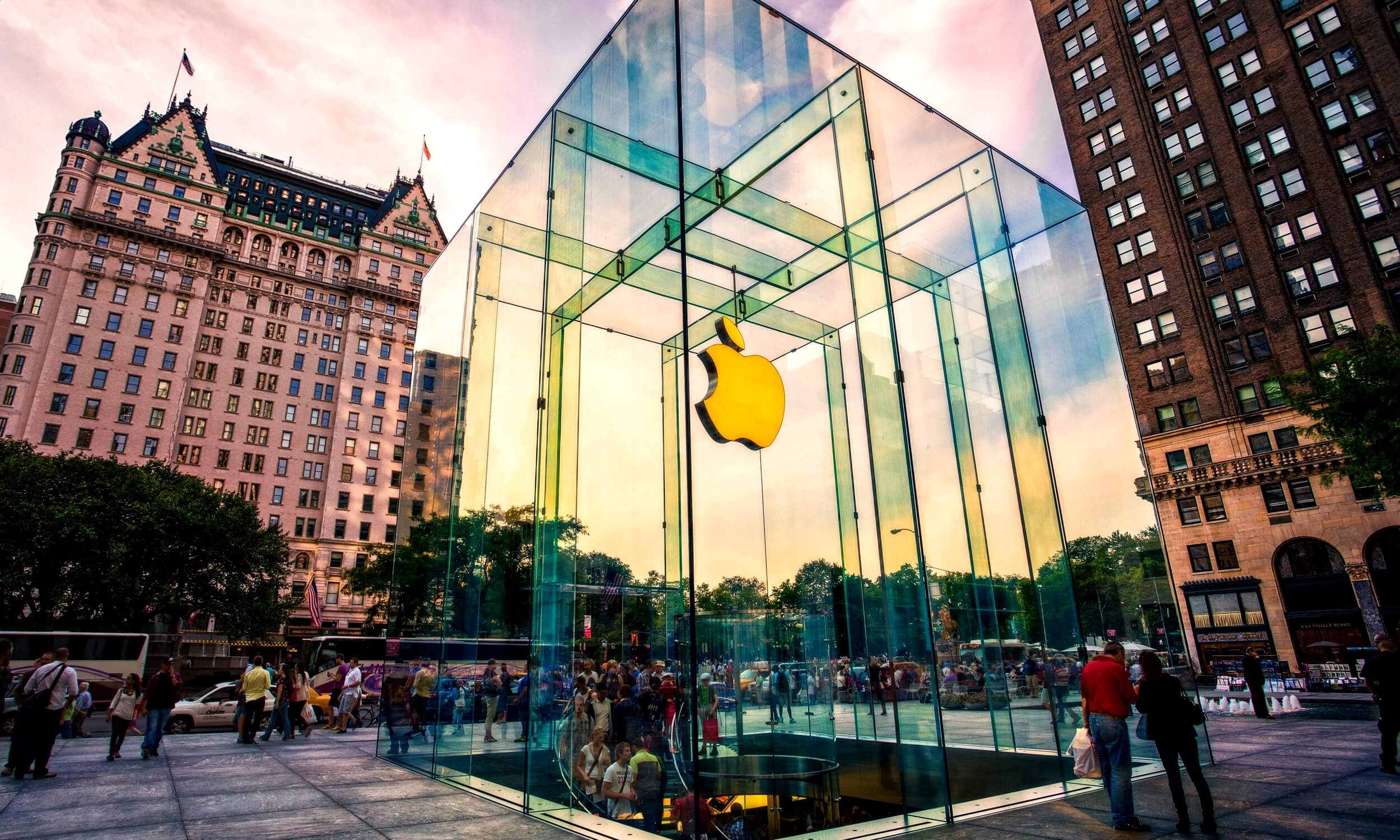 Apple Store на 5-й авеню в Нью-Йорке