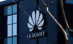 Сотрудникам Huawei запретили общаться с американцами