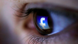 Facebook признал, что прослушивает своих пользователей