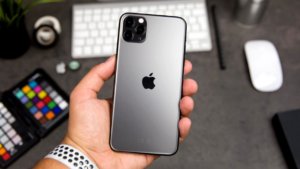 iPhone 11 Pro Max стал самым автономным флагманом 2019 года
