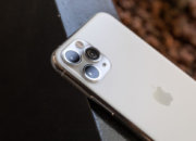 Владельцы iPhone 11 Pro видят на фото НЛО и призраков