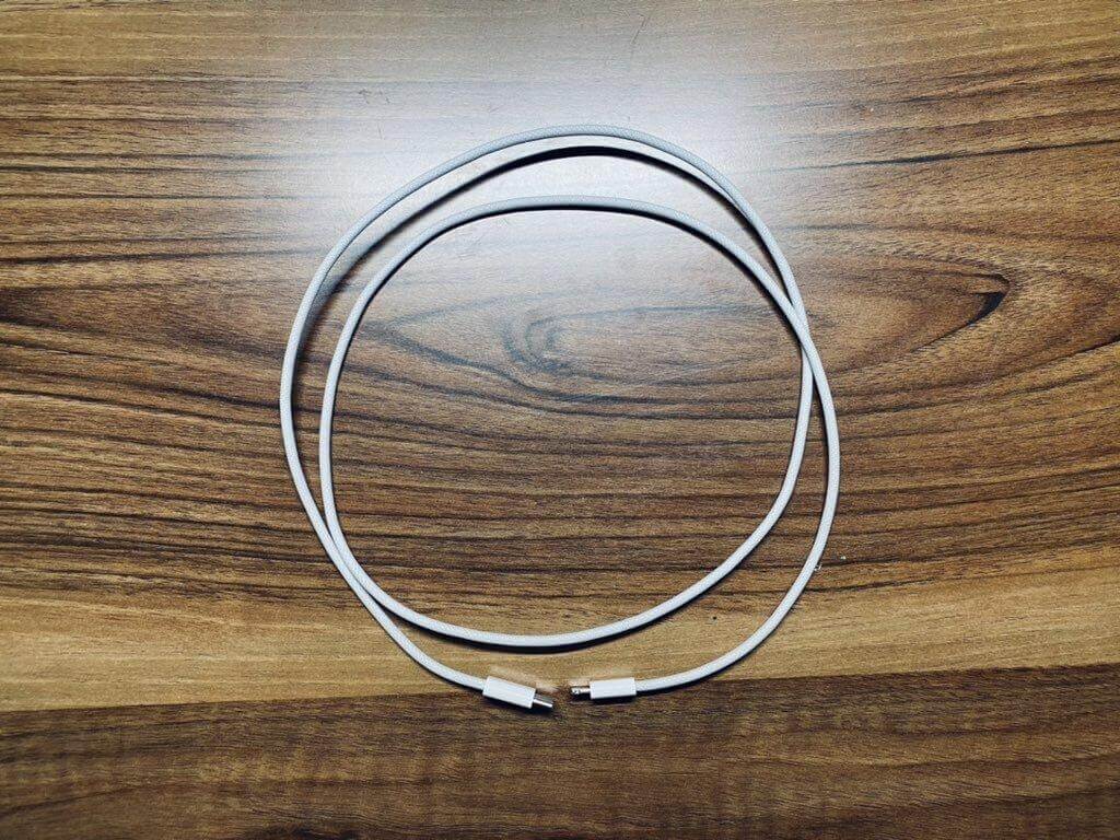 iPhone 12 кабель