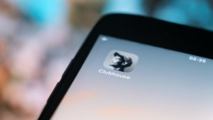 10% российских пользователей соцсетей думают купить iPhone из-за Clubhouse