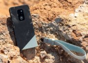 Motorola Defy (2021) – защищённый смартфон с ремешком на руку