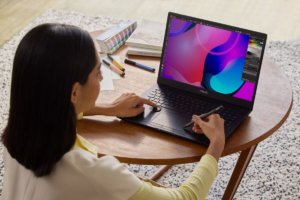Samsung начинает производство 90-Гц OLED-дисплеев для ноутбуков