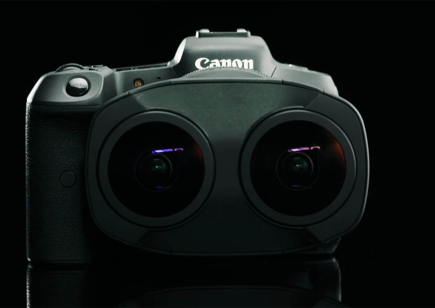 Canon анонсировала объектив с двумя линзами